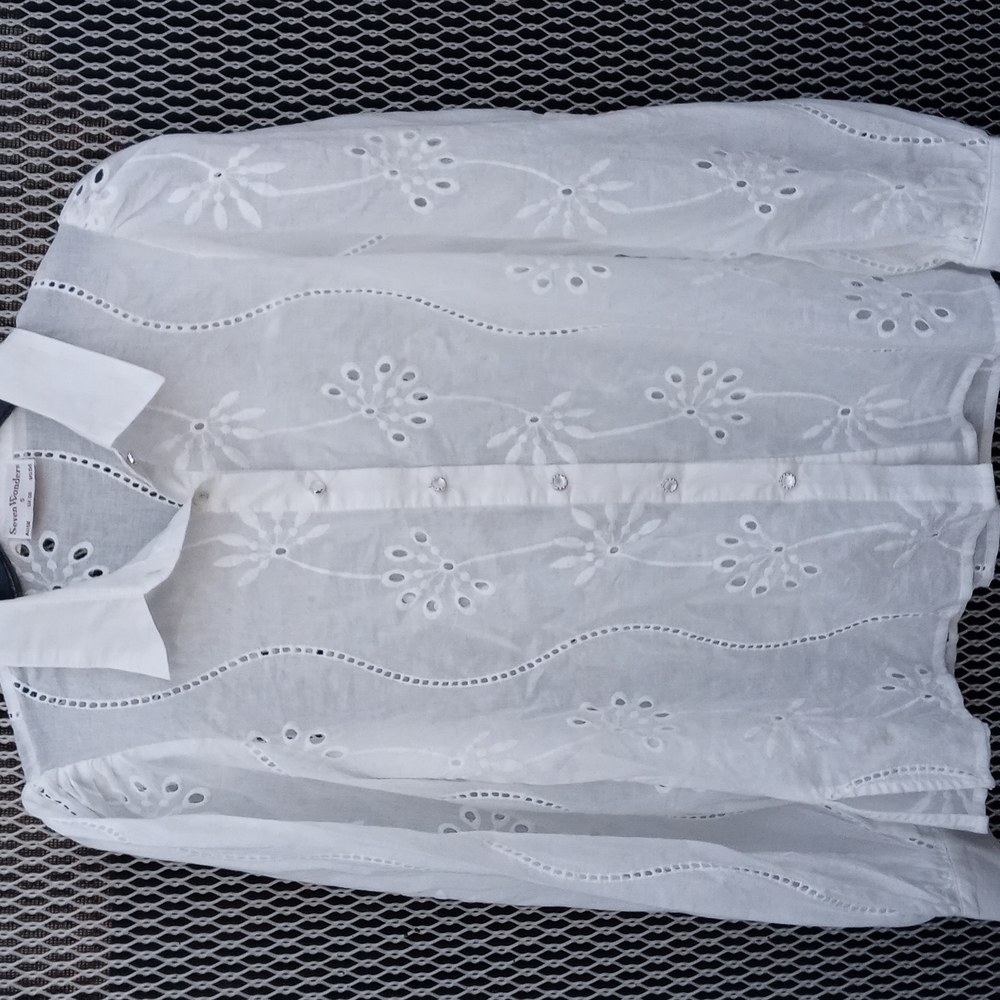 COPY - Very Pretty Seven Wonders Button up Blouse Size S